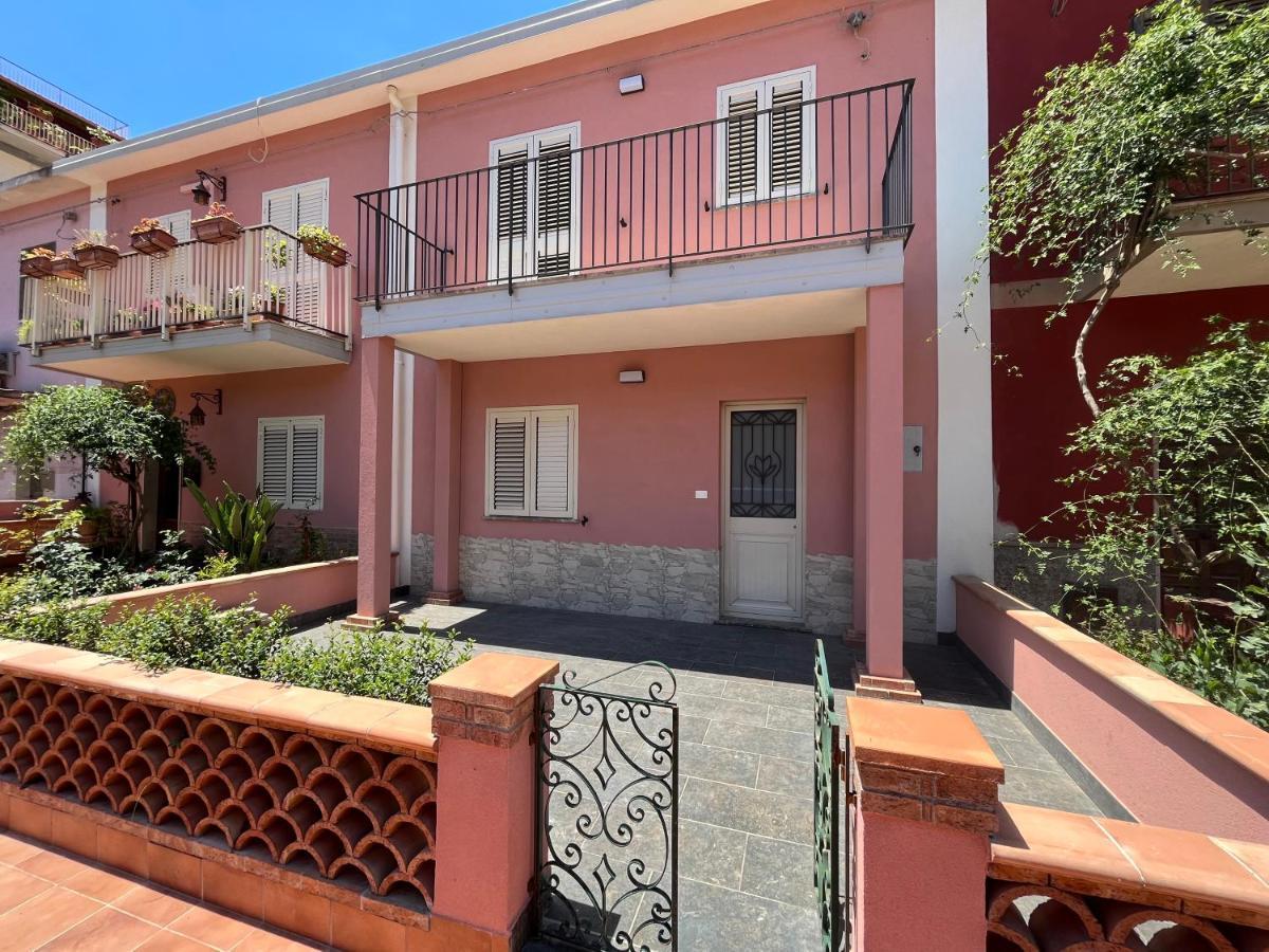 La Ginestra Hotel Giardini Naxos Exterior photo